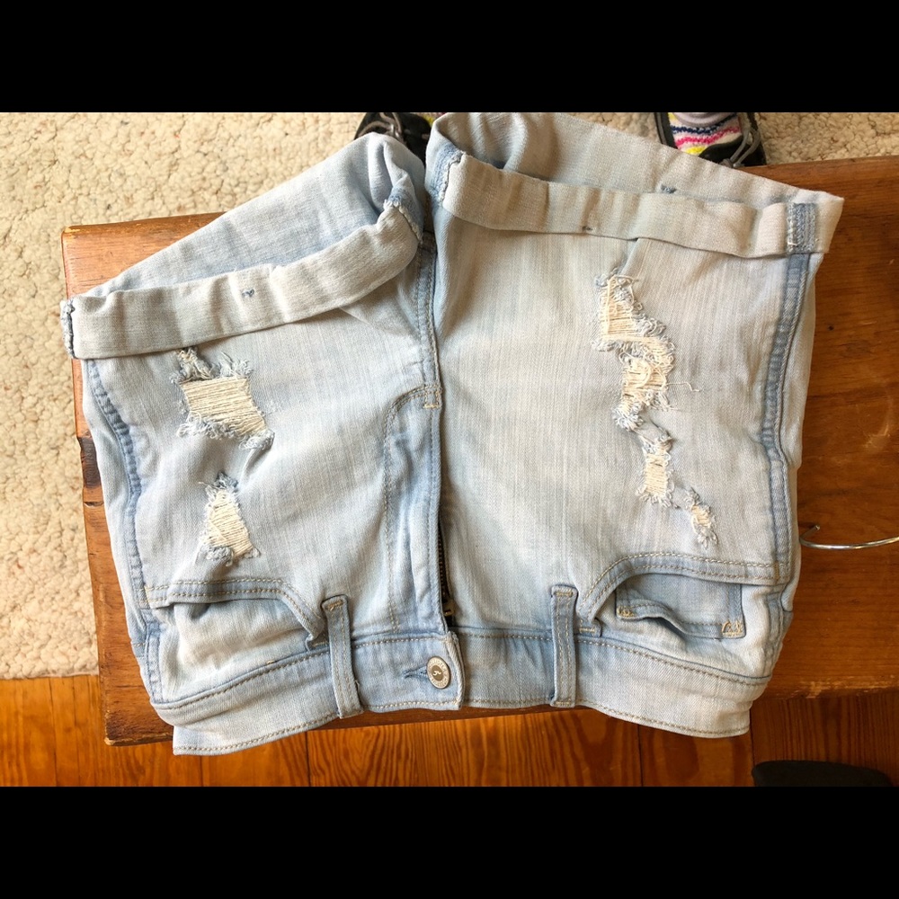 Hollister size 3 shorts never worn